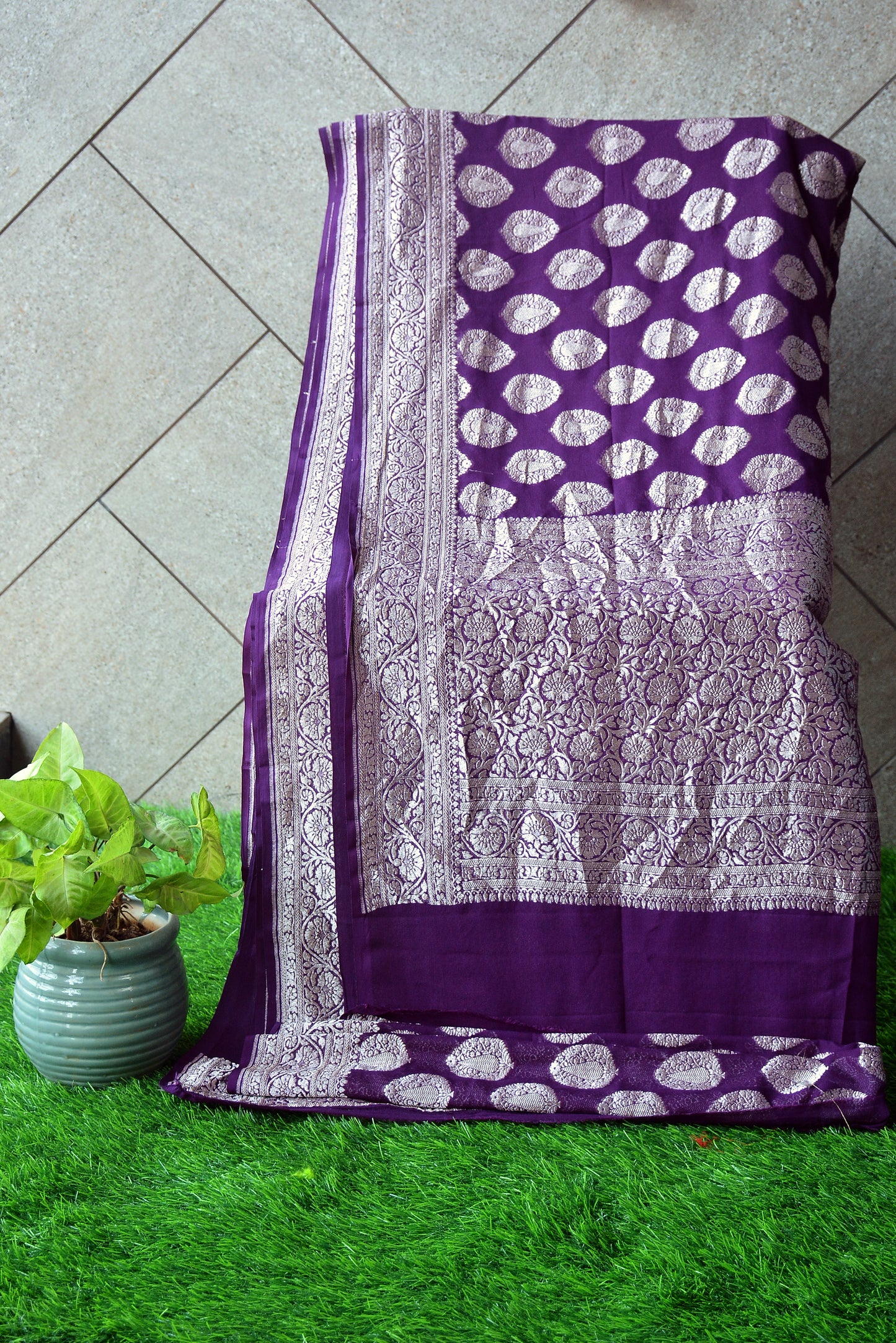 Pure Banarasi Georgette with Big Butas