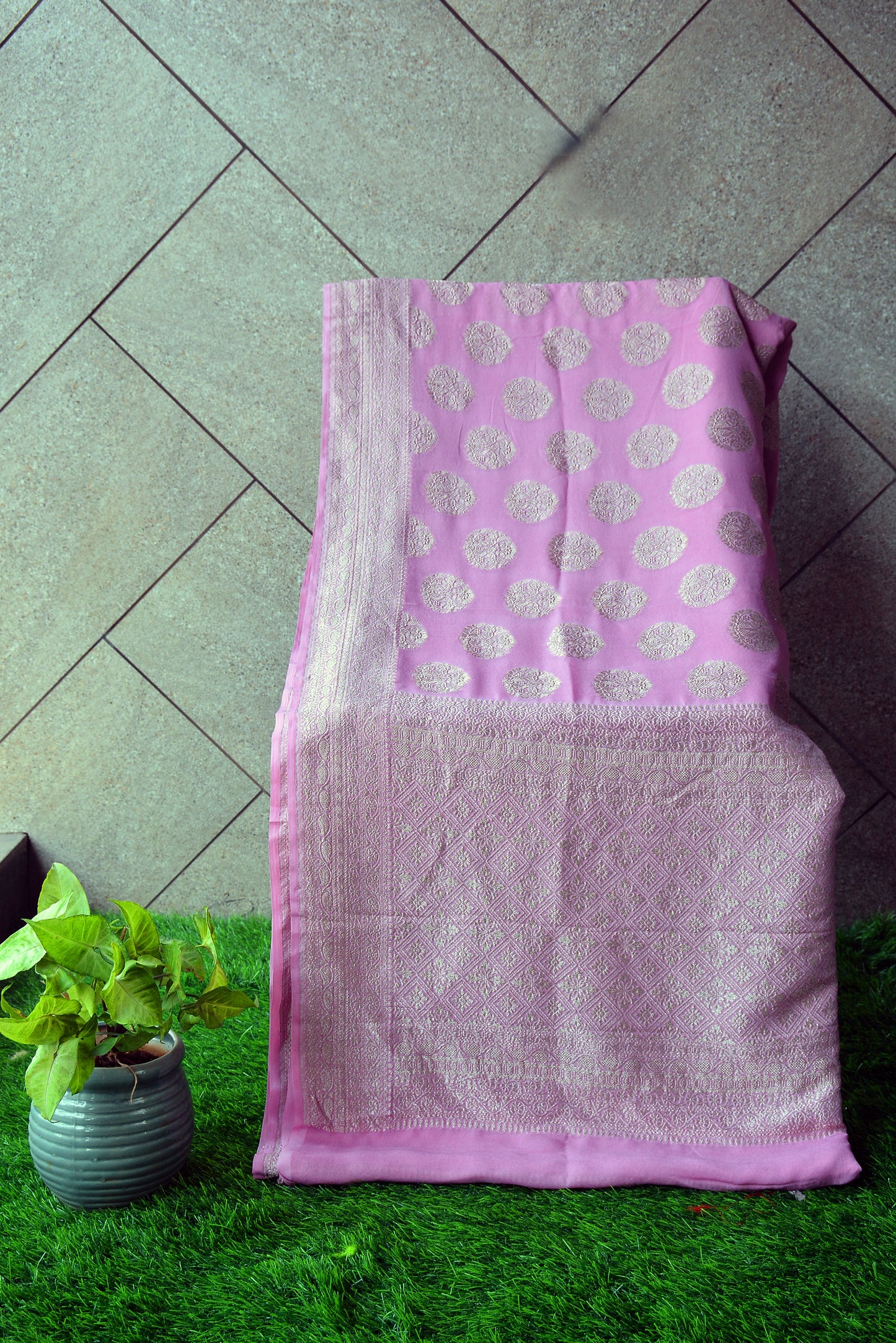 Pure Banarasi Georgette with big Butas