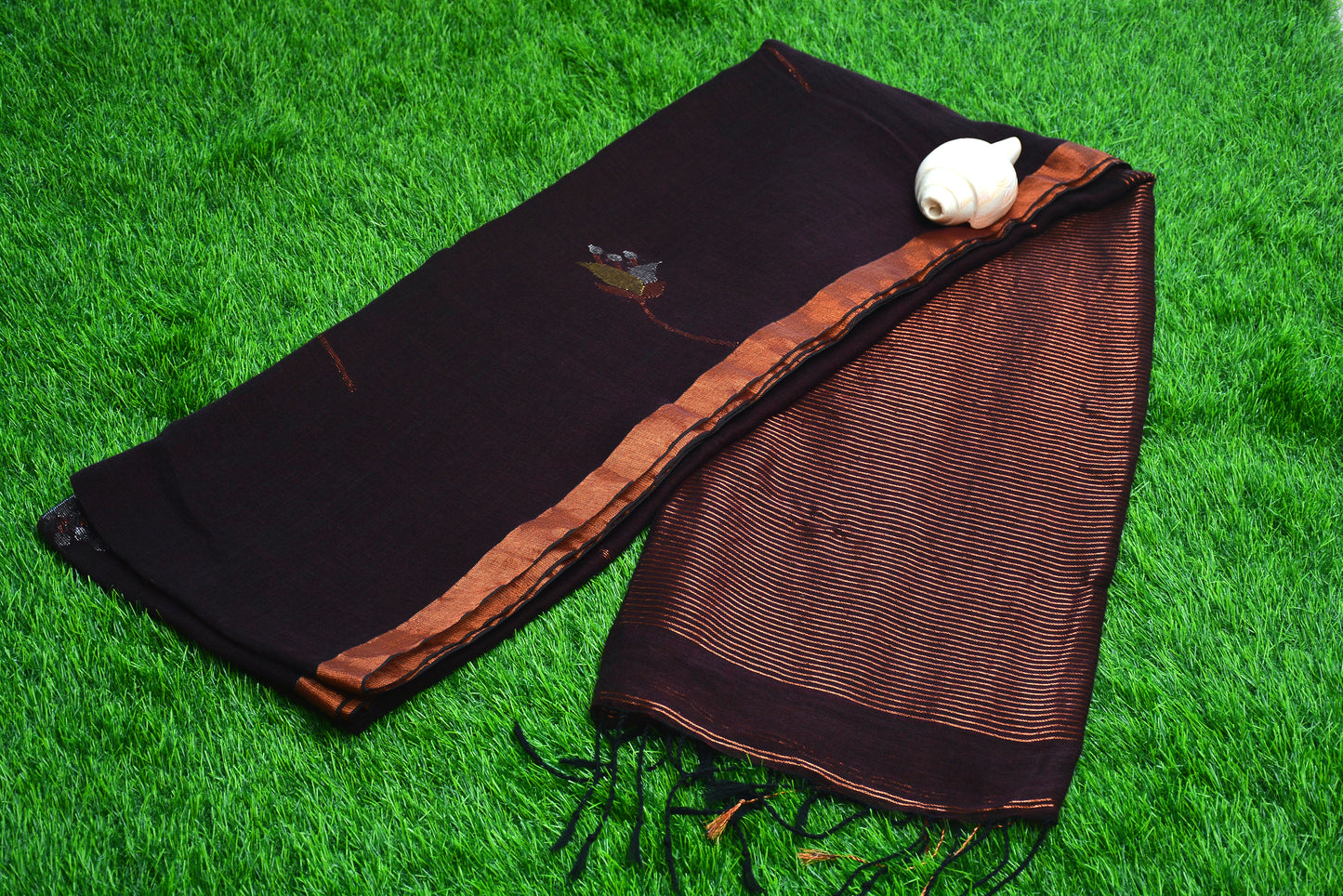 Handloom Linen Saree with flower Motif