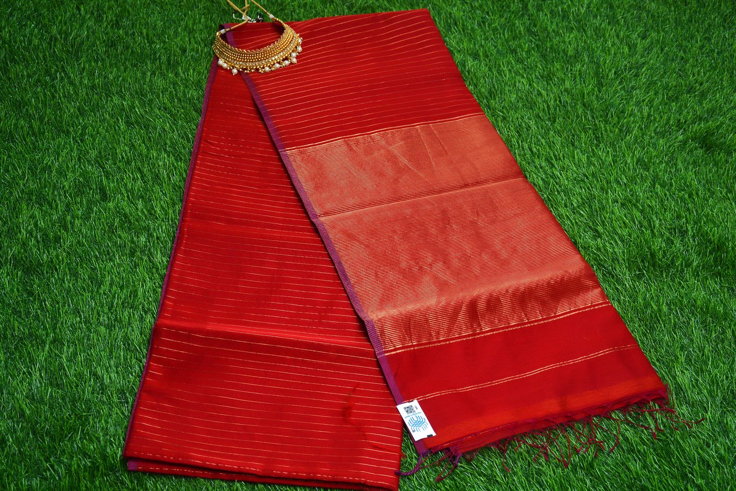 Maheshwari Handloom Plain Saree with Zari lines