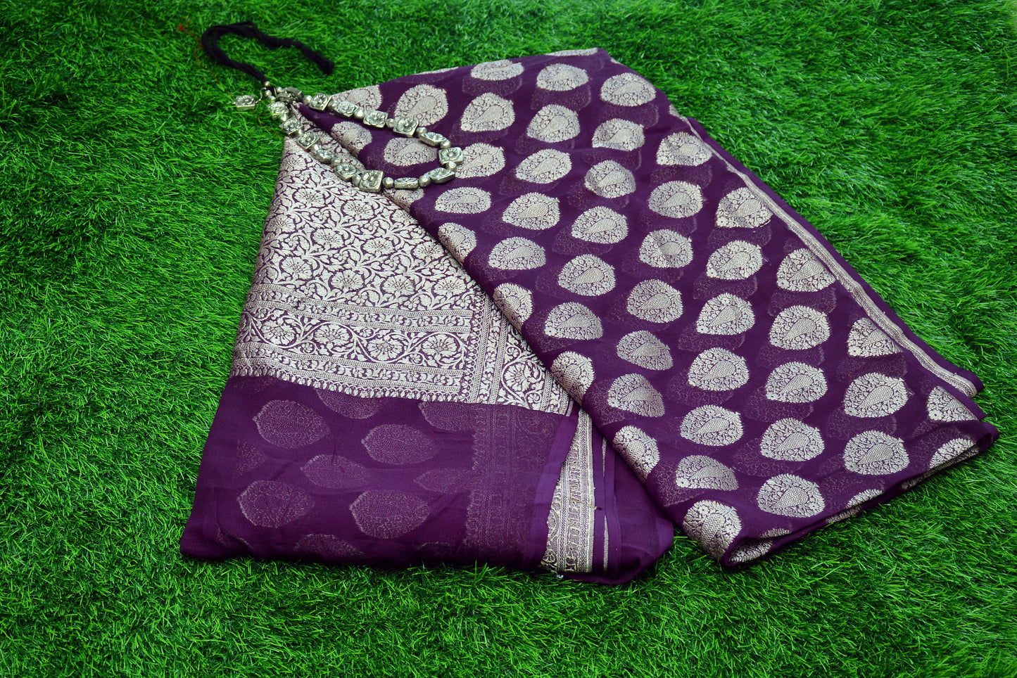 Pure Banarasi Georgette with Big Butas