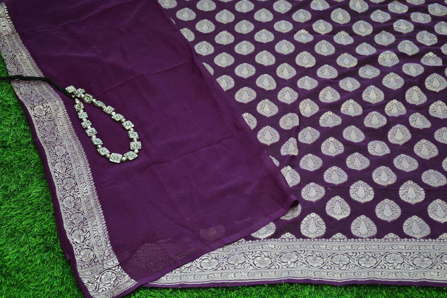 Pure Banarasi Georgette with Big Butas