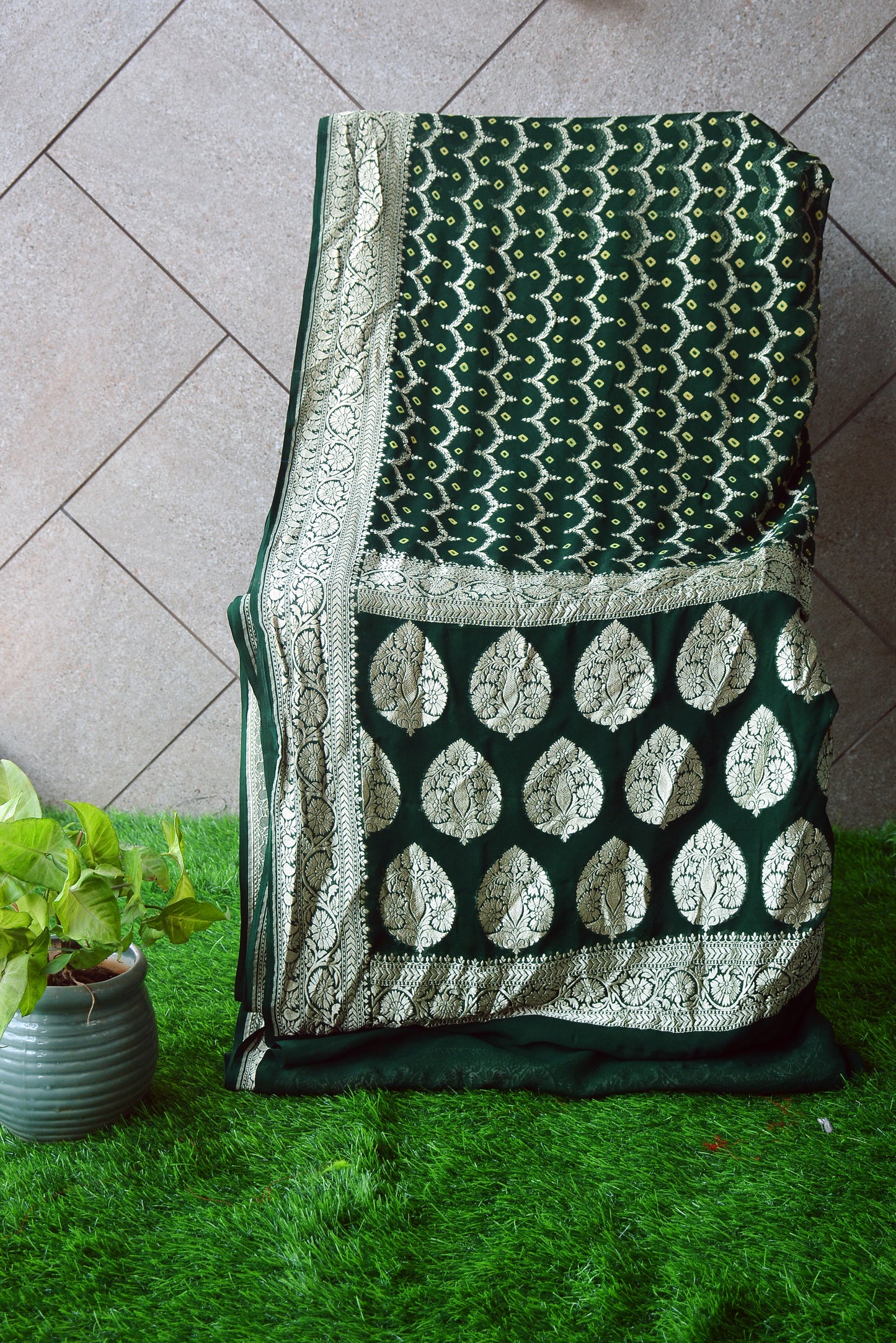 Pure Banarasi Georgette with Bandhni Design