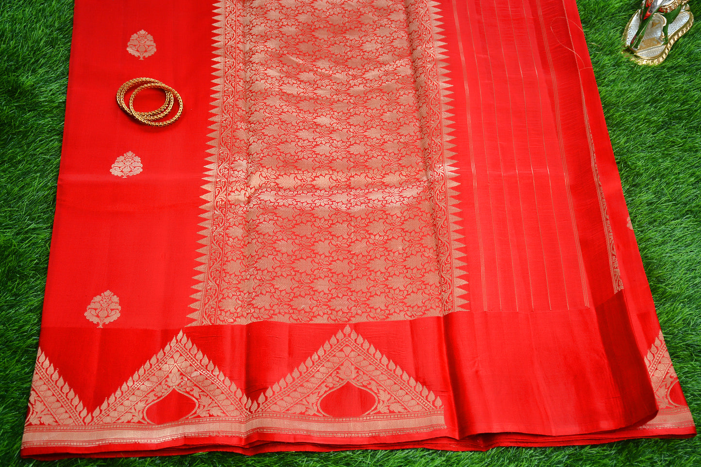 Pure Banarasi,Red Raw Mango /Poona Slk  Saree